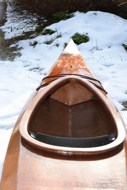 Le Shearwater est un plan d'Eric Schade. Eric Schade a sa propre entreprise de production de kayaks et de canoës, mais il a dessiné la ligne des Shearwater et des Wood Duck pour Chesapeake Light Craft, dont Arwen Marine est l'agent pour la France. 