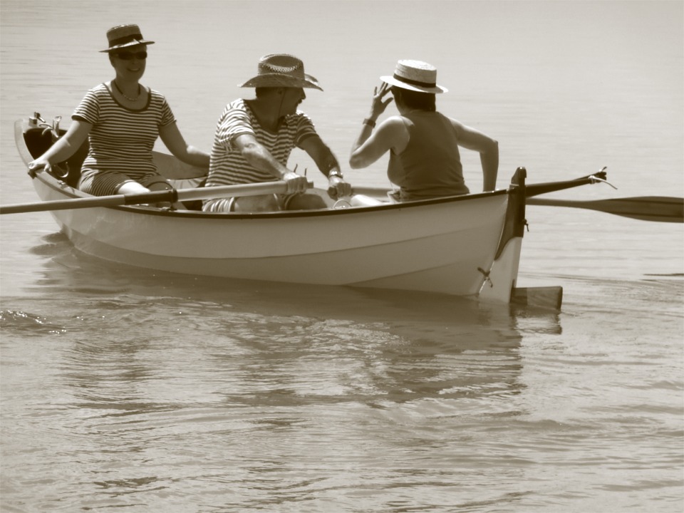Voici la vieille photo du Skerry qui donna à Gérard l'envie de s'en construire un... Gérard commença par acheter les plans car il souhaitait construire son bateau lui-même de A à Z, sans utiliser le kit. 