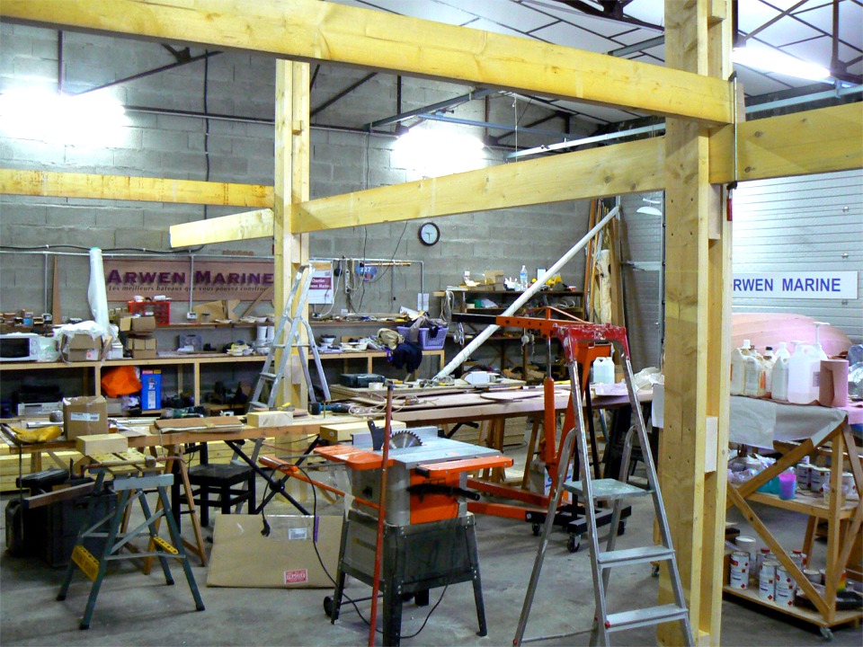 Aménagement à l'atelier : construction de la mezzanine avec Dominique, en avril. 