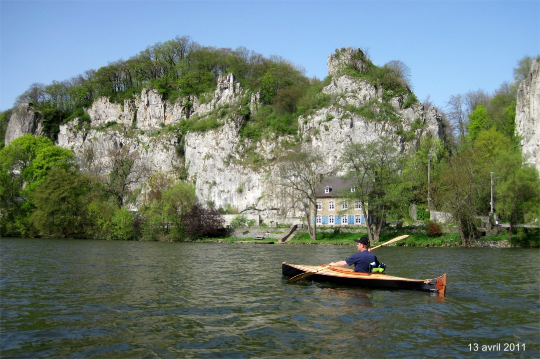 Magnifique paysage des falaises qui dominent la Meuse autour de Lustin. 