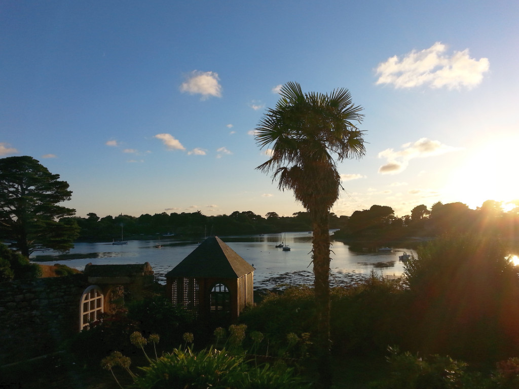 Vue de la terrasse de Crec'h ar Pot, une de nos deux bases sur l'ile. 