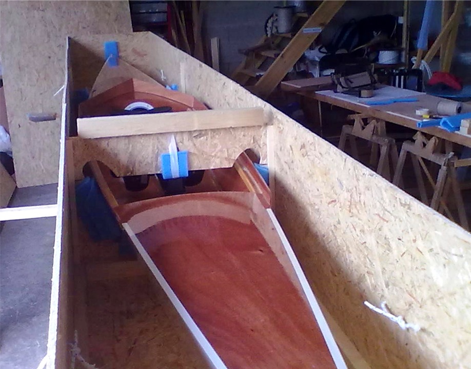 Ca y est, Igor et moi avons descendu l'Oxford Shell dans sa caisse de voyage. 