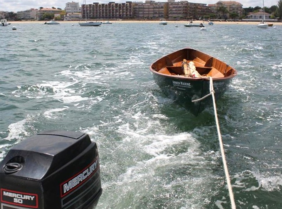 Alain �crit que le Skerry se laisse remorquer tr�s facilement.