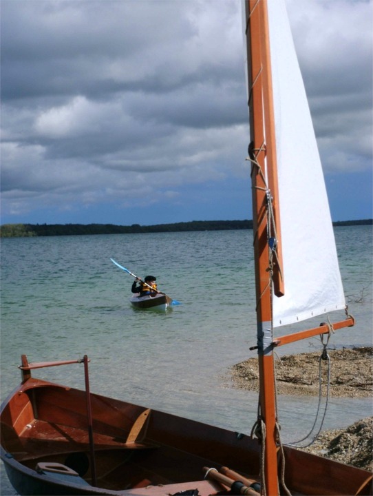 Rémi dans le Wood Duck, avec le Skerry "Piff" au premier plan. 