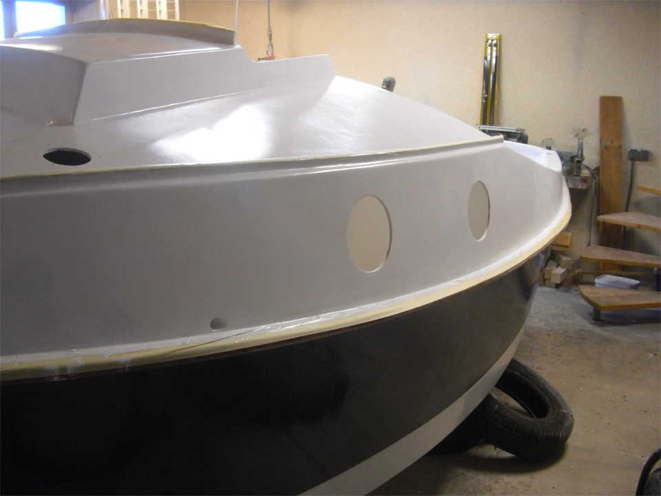 Nous baptiserons donc "ZO" en avril prochain au Lac d'Orient, soit le week-end des 9 et 10, soit le suivant, les 16 et 17. Vous &ecirc;tes tous bienvenus, avec votre bateau ou sans. Avisez moi s'il-vous-plait de votre venue, afin que je puisse coordonner l'organisation avec la capitainerie. 