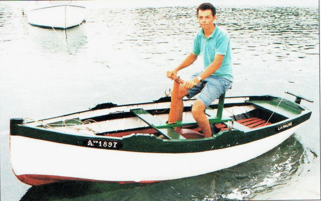 Au hasard de mes lectures r&eacute;centes, je suis tomb&eacute; dans un num&eacute;ro du Chasse-Mar&eacute;e sur cette photo de quelqu'un que vous reconnaitrez tous facilement, car il n'a presque pas chang&eacute;, vingt-quatre ans plus tard ! J'ajoute juste pour vous aider &agrave; deviner que ses initiales sont G.J. et qu'il &eacute;crit toujours dans la revue. 