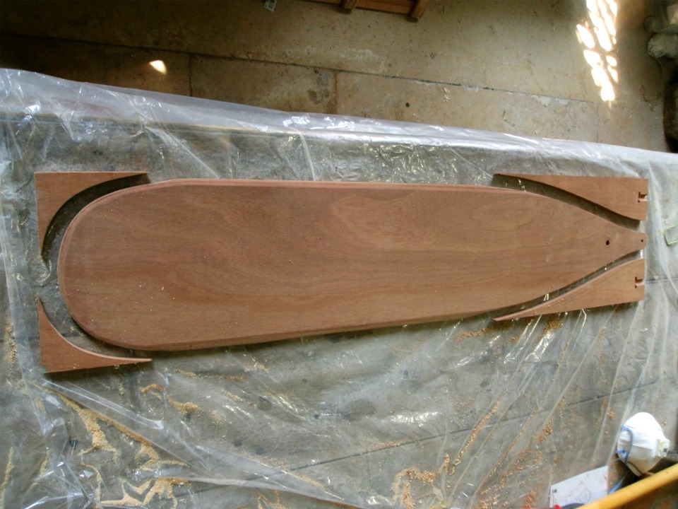 Charles-Edouard intitule cette image "Comment rien ne se perd" : les quatre chutes constituent l'ensemble d'&eacute;querres qui tiennent le pivot. 