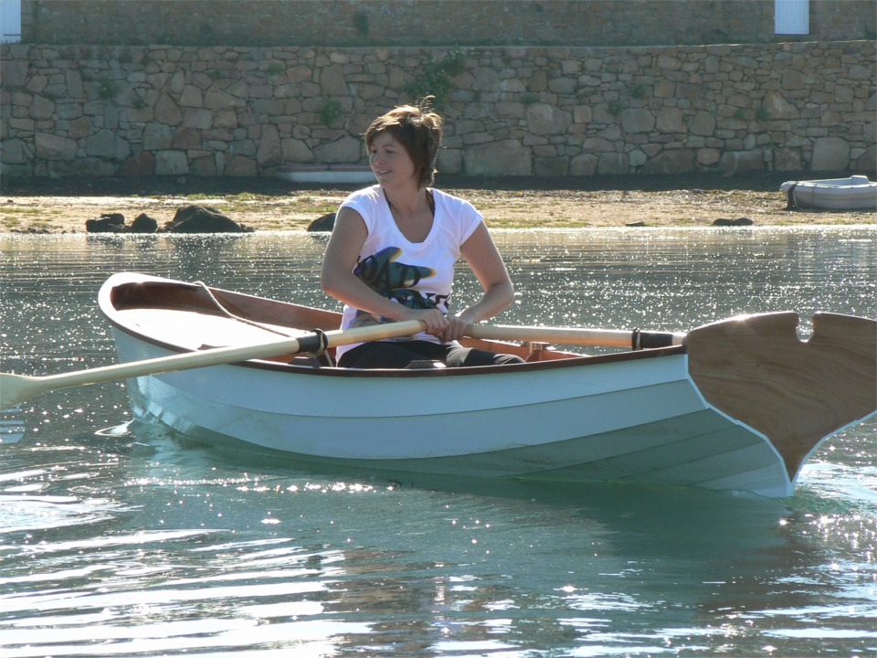 Le plaisir de se promener à l'aviron par un matin calme... 