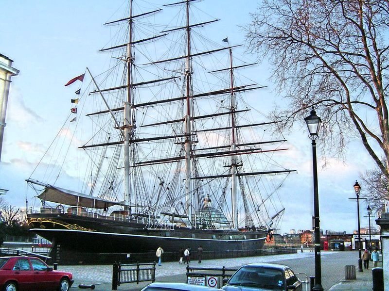 Un jour, Jean-Claude alla à Londres (à Greenwich, plus précisément) et vit ça. Jean-Claude aimait bien construire des modèles réduits... 