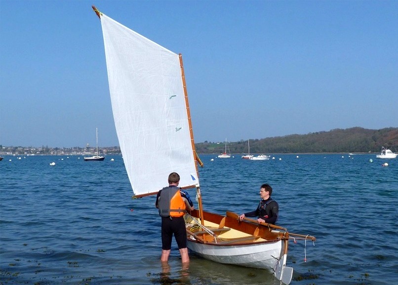Première sortie de Kéléren sur la Rance, soleil et gentille brise, idéal ! 