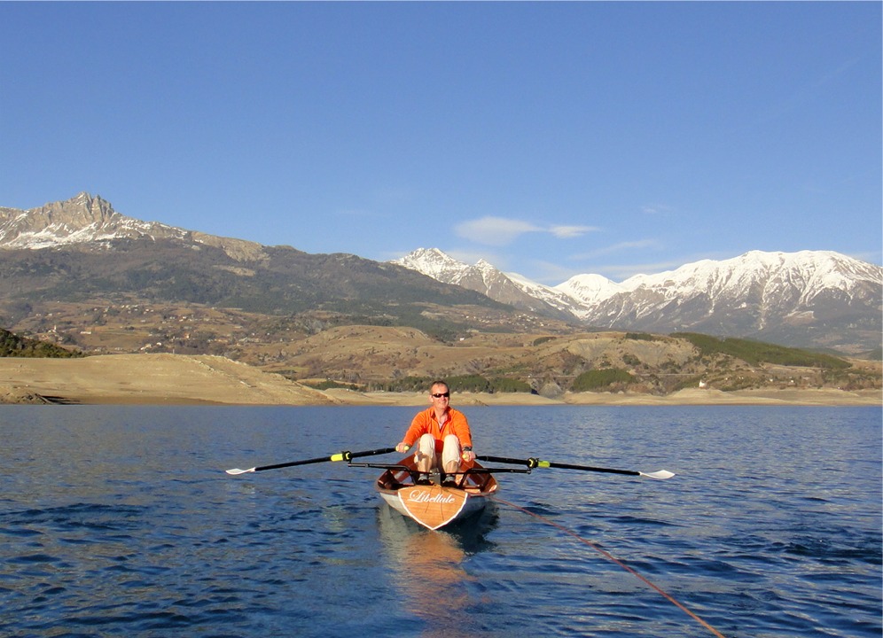 François nous envoie quelques rayons de soleil avec de nouvelles images de son Wherry d'Annapolis "Libellule" sur le lac de Serre-Ponçon. 