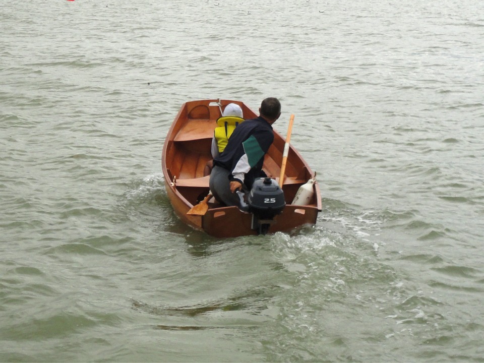 Toujours selon Jean Ren&eacute; : &laquo; Hier, j'ai gr&eacute;&eacute; l'ensemble du bateau &agrave; sec.