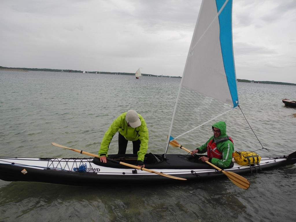 Essayage sur Piteraq du nouveau gréement testé par Nautiraid. 