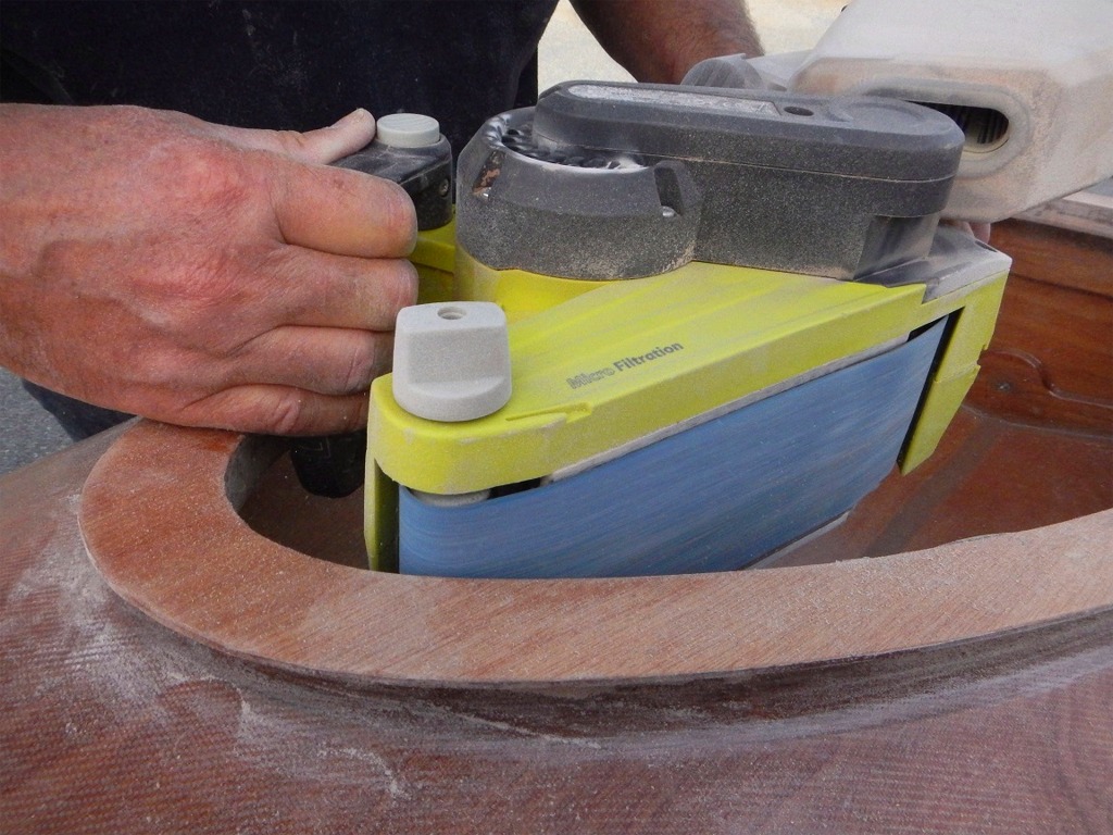 ... Voire les tr&egrave;s grands moyens, avec la grosse ponceuse &agrave; bande ! 