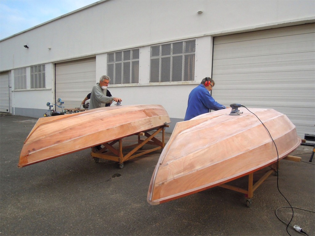 Nous poursuivons par un pon&ccedil;age g&eacute;r&eacute;ral de la surface ext&eacute;rieure 