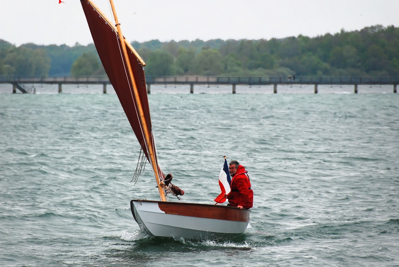"Gandalf" se cabre alors que je lance le virement de bord, on voit que le gouvernail a d&eacute;j&agrave; de l'angle. 