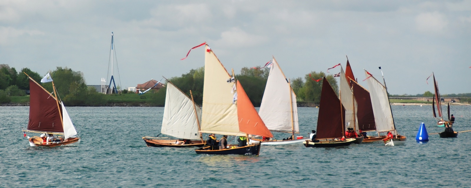 "M&eacute;aban", "Aldies II", "An Treizh", "La Marie Pupuce", "Cotentin", "Txakoli", "Pirate du Rh&ocirc;ne", "Carpe Diem" (on ne voit que la corne de sa voile), "Anouket", la bou&eacute;e au vent, "Na&iuml;ma" et "Silmaril". 