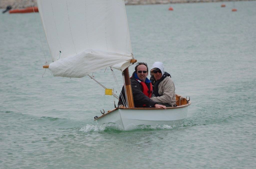 Jean-Luc et Gérard sur le Skerry "La Marie Pupuce". 