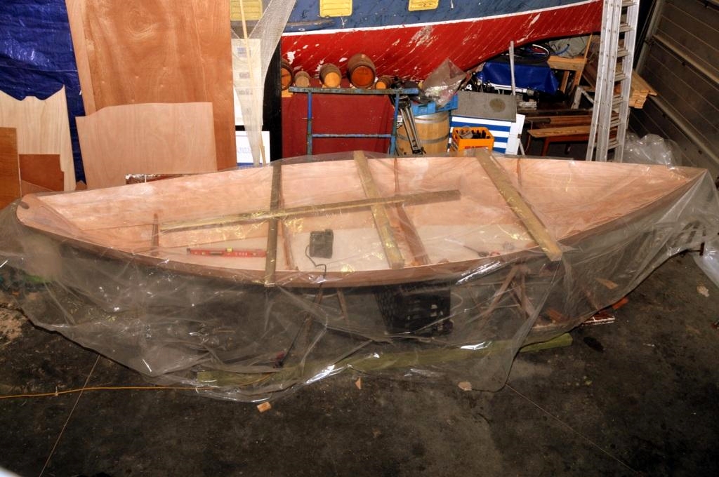 Chauffage sous "tente" pour activer le durcissement de l'&eacute;poxy. 