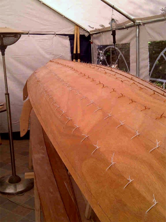 Huit bordés suturés, encore quatre à ajouter avant de finir la partie "couture", ça prend forme ! 