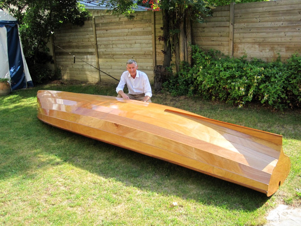 Herv&eacute; est de retour dans nos pages avec les trois photos suivantes : les occupations familiales ont quelque peu ralenti la progression de son chantier pendant le mois de mai, mais il esp&egrave;re baptiser sa Yole de Chester tr&egrave;s prochainement. 