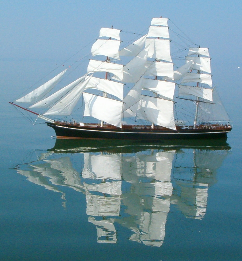 Une autre image par un jour de calme blanc : notez le superbe effet de reflet sur l'eau !
