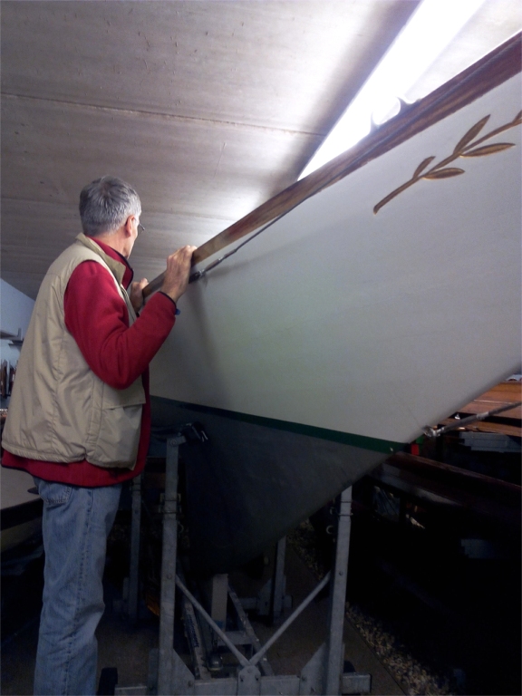 Mais que regarde Pierre ? 