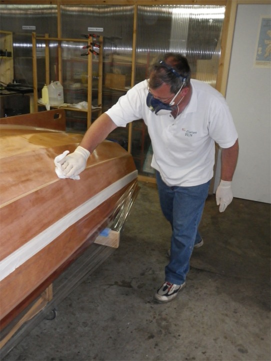 Le carreau est masqu&eacute; car il va rester "dans son bois", et il est d&eacute;j&agrave; verni. 