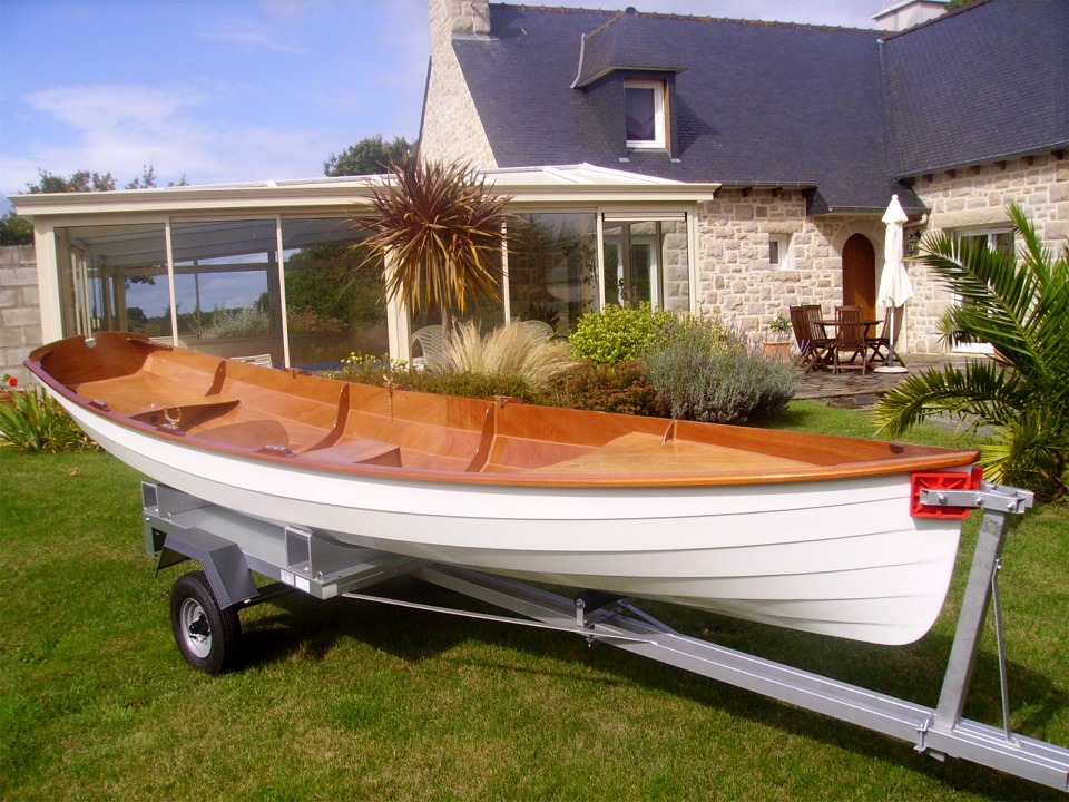 Une r&eacute;alisation impeccable. Nous allons bient&ocirc;t avoir suffisamment de Yoles de Chester en France pour organiser des rassemblements ! 