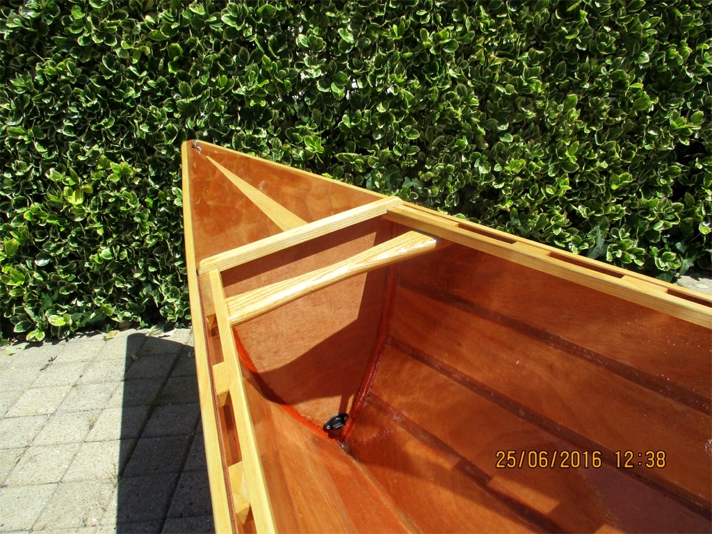 Il faut dire que Jean-Claude est r&eacute;cidiviste, car il avait d&eacute;j&agrave; construit un magnifique Wood Duck 12 l'ann&eacute;e derni&egrave;re ! 