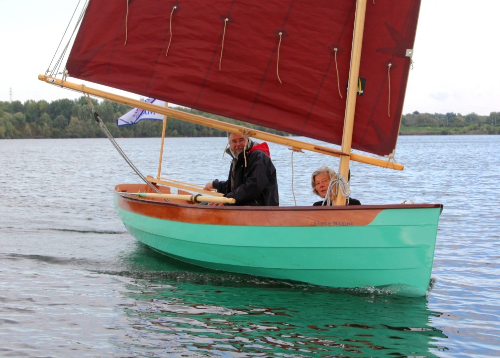 Il faudrait que je pose mon poids sur le si&egrave;ge sous le vent pour &eacute;liminer cette l&eacute;g&egrave;re contre-g&icirc;te. 