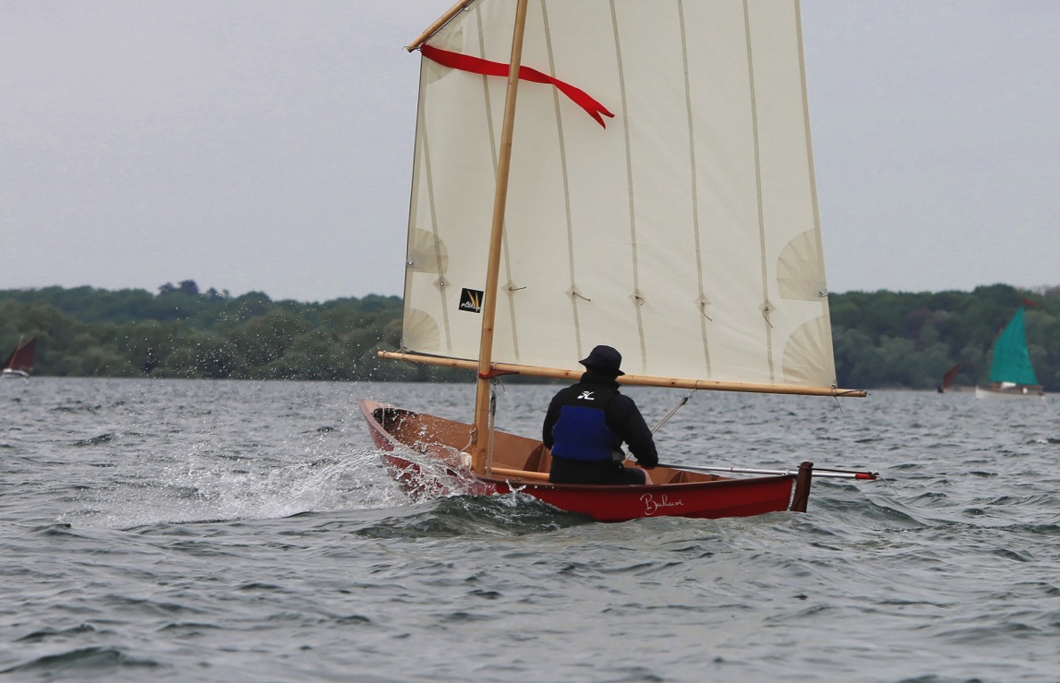 Le Skerry Bahari (encore une démonstration de la propriété magique du Skerry : il repousse l'eau qui tente de moter à bord.