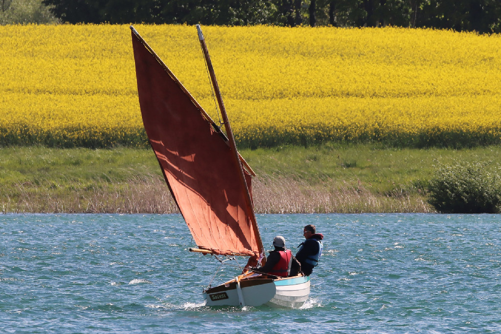 "Solest" se lance à son tour sans foc et avec deux ris dans la GV. 