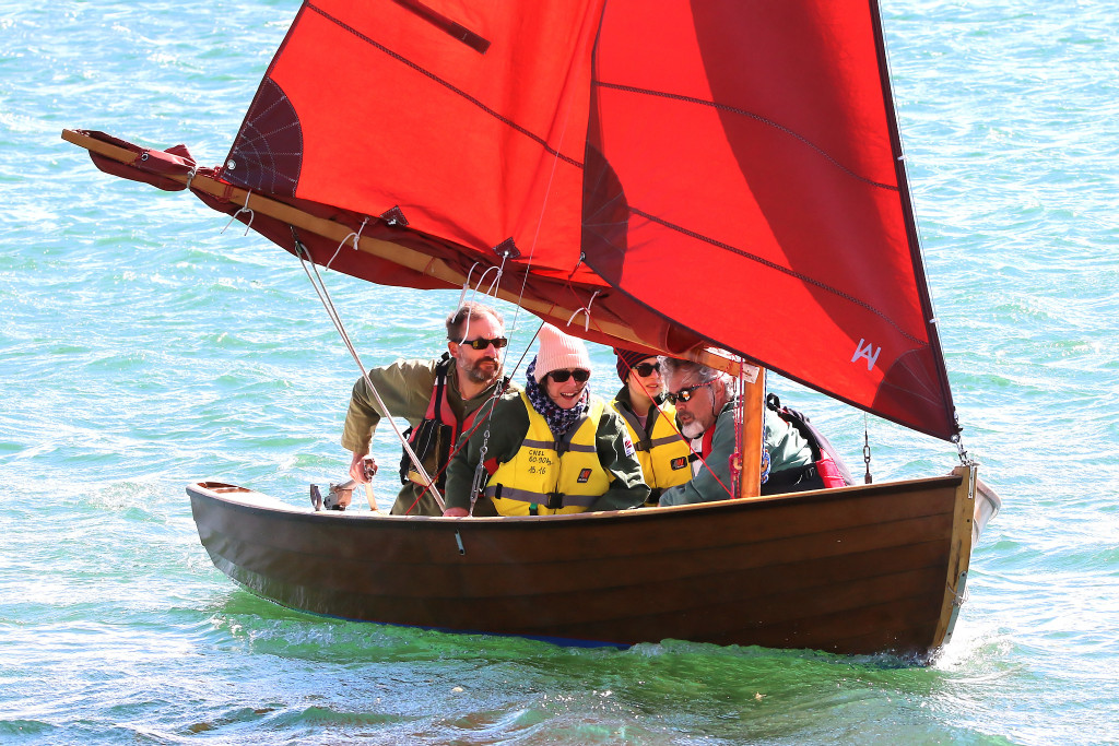 Gros plan sur l'&eacute;quipage de "Scarlet", qui semble bien s'amuser ! 