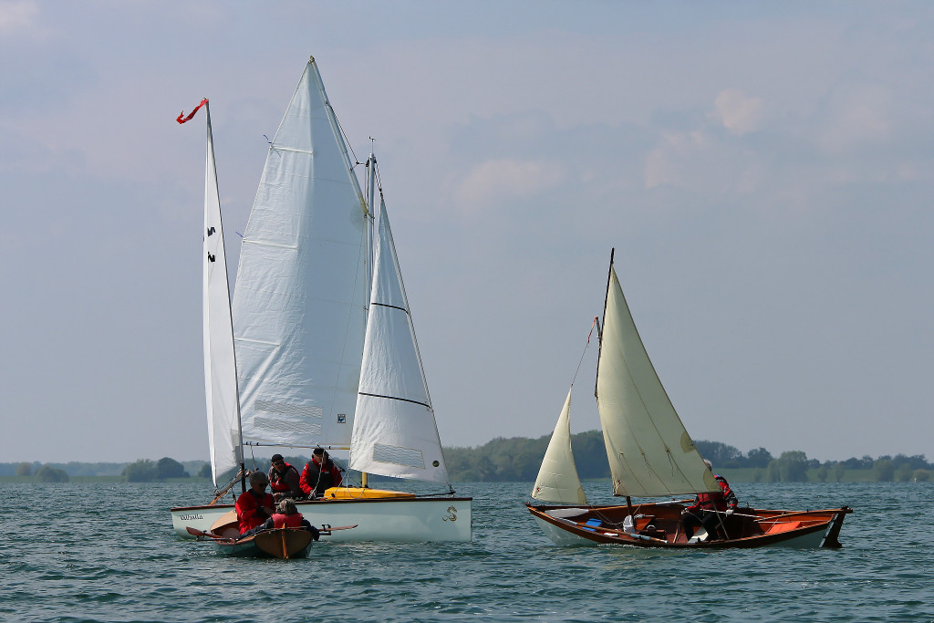 La Yole de Chester à voile "Atipik" de Pierre devant "Valhalla" et "Love Dory" à droite. 