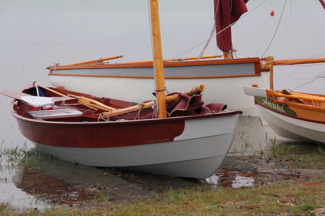 L'augmentation de 20%, combinée au ballast liquide donne au Skerry une puissance étonnante, au point que je me demande si je ne vais faire un "très grand" Skerry de 20 pieds ("Gandalf" en fait 18, et le Skerry standard, 15). 