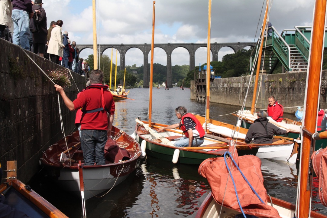 La sortie se fait en bon ordre. 