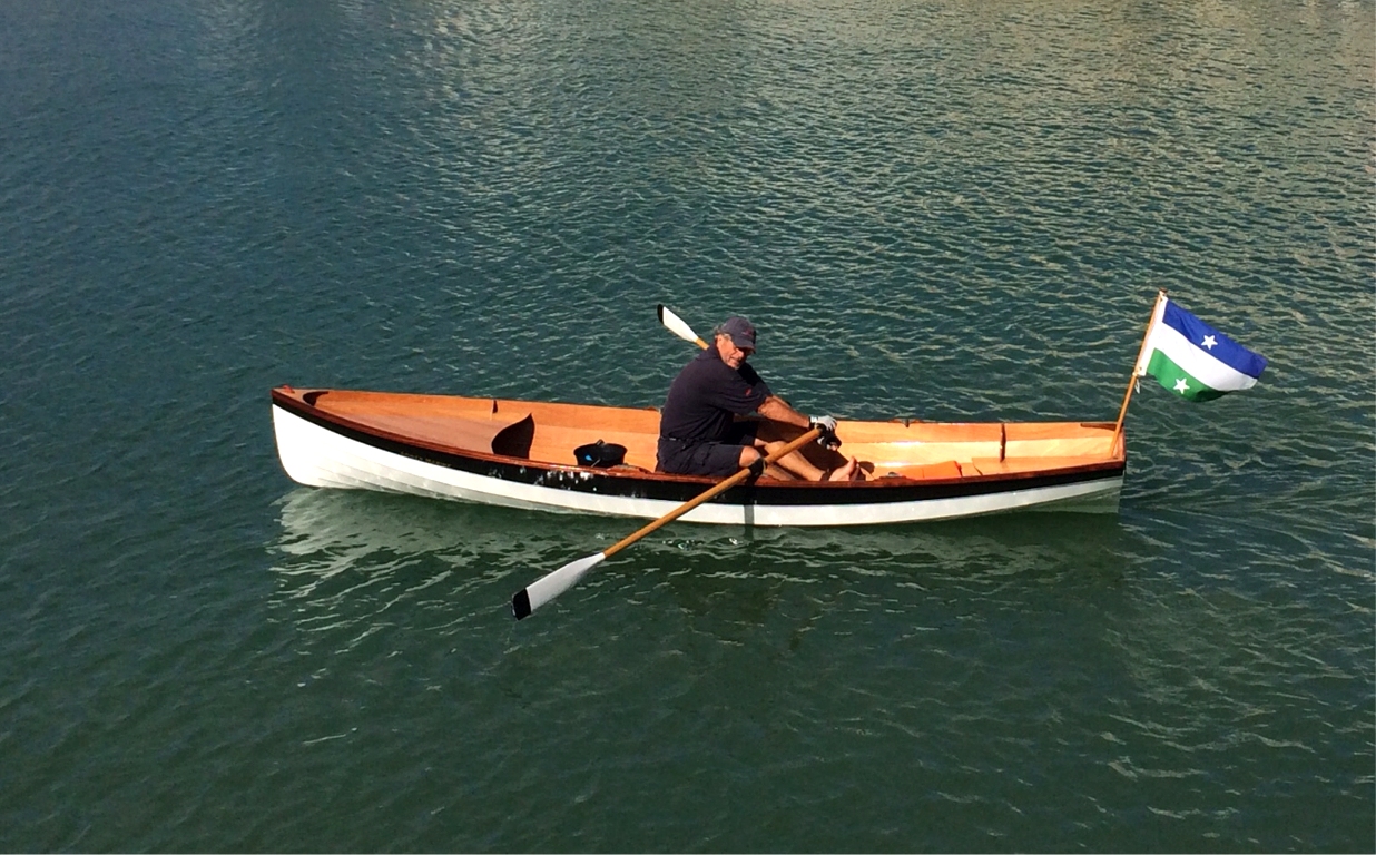 Dominique m'envoie une photo de sa Yole de Chester baptis&eacute;e "Jolanda" &agrave; Saint-Martin de R&eacute;. Photo un peu plus conventionnelle que celle que je vous montrais dans mes derni&egrave;res "nouvelles". 