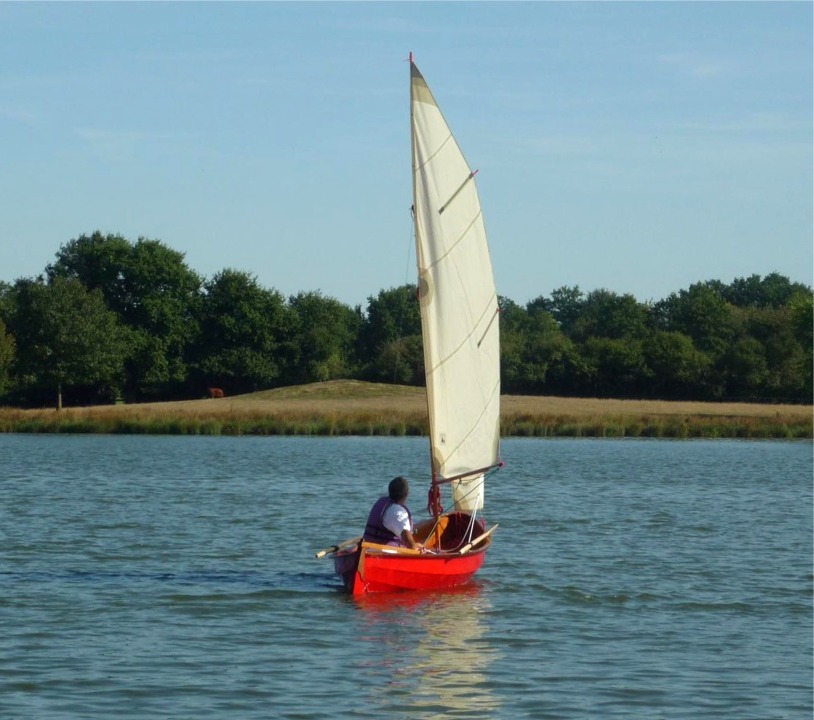 Quand on parle de Skerry, voici celui que Lionel vient de lancer, le premier gréé en sloop houari. 