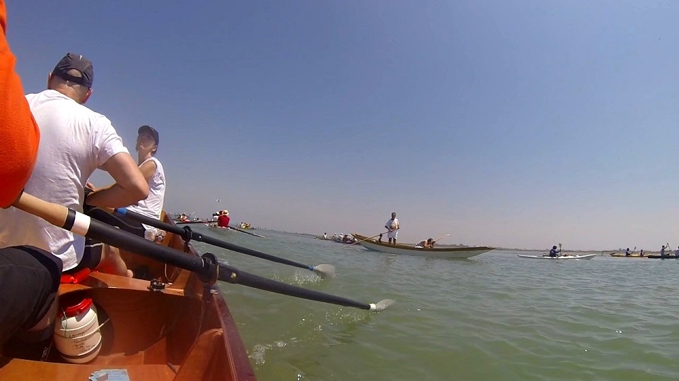 Marie-Pierre &eacute;crit : "Ce fut une magnifique aventure ; les conditions m&eacute;t&eacute;o &eacute;taient optimales, la logistique parfaite (nous avions un h&ocirc;tel dans Venise et avons pu avec l'aide de quelques v&eacute;nitiens nous amarrer la veille dans un petit canal pr&egrave;s de l&rsquo;h&ocirc;tel)."