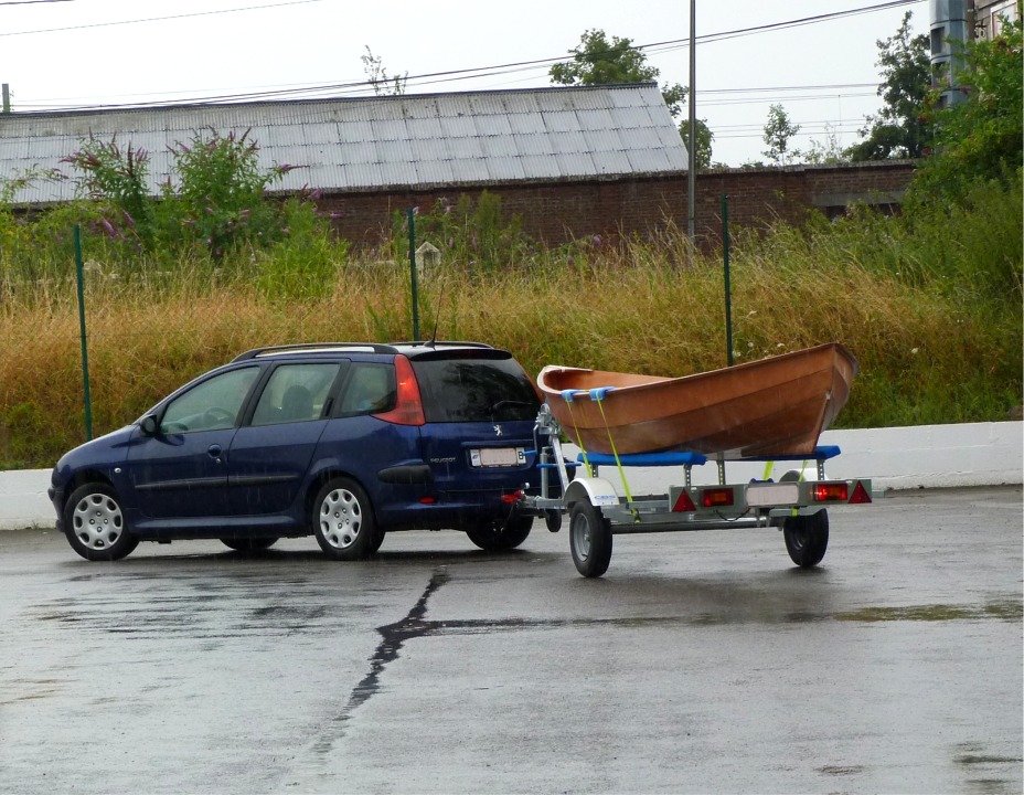 Adieu Benoît ! Mais ce n'est qu'un au revoir, car Benoît sera des nôtres pour le prochain rassemblement Arwen Marine, et pour le championnat d'Europe des Skerry (la future association des propriétaires de Skerry cherche son président, son trésorier et son secrétaire, avisse !). 