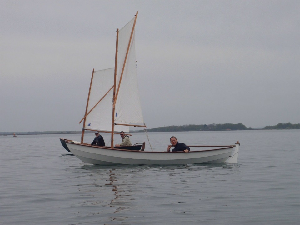 Piff masqué par Malo, deux Skerry strictement conformes au plan, y compris le gréement à livarde. 