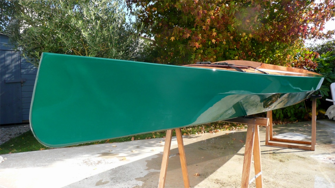 Et encore un gros-plan sur la peinture de la poupe. Oui, je crois bien qu'Eric est fier de sa peinture ! 