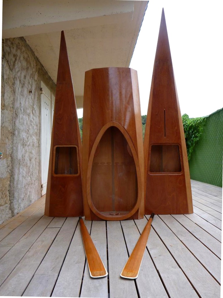 J'ajoute cette derni&egrave;re photo d'Annick et Emmanuel, qui t&eacute;moigne que le Shearwater est bien arriv&eacute; &agrave; bon port et va bient&ocirc;t recevoir sons vernis et son &eacute;quipement ! 