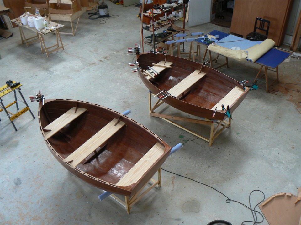 21 juin : La serre est collée sur le numéro 2 et les courbes sont en place sur le numéro 1, qui redémarre après un problème de résine.