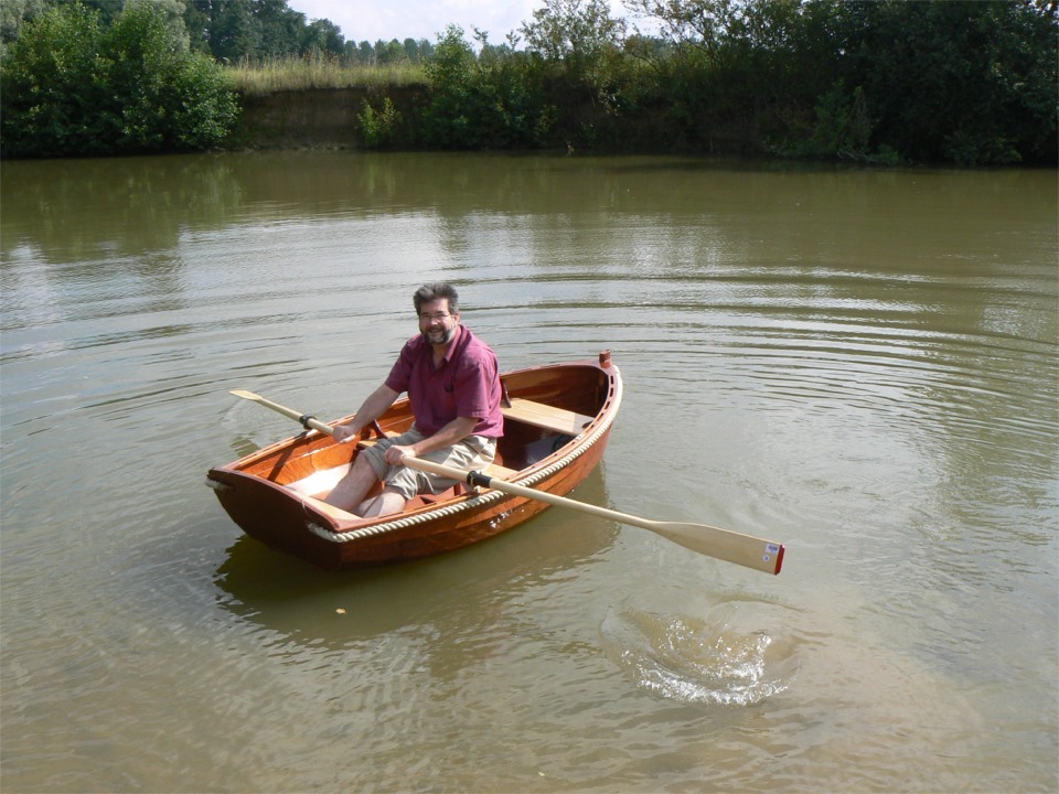 24 juillet : A mon tour d'essayer. C'est la premi&egrave;re fois que je plonge mes avirons dans l'eau douce. 