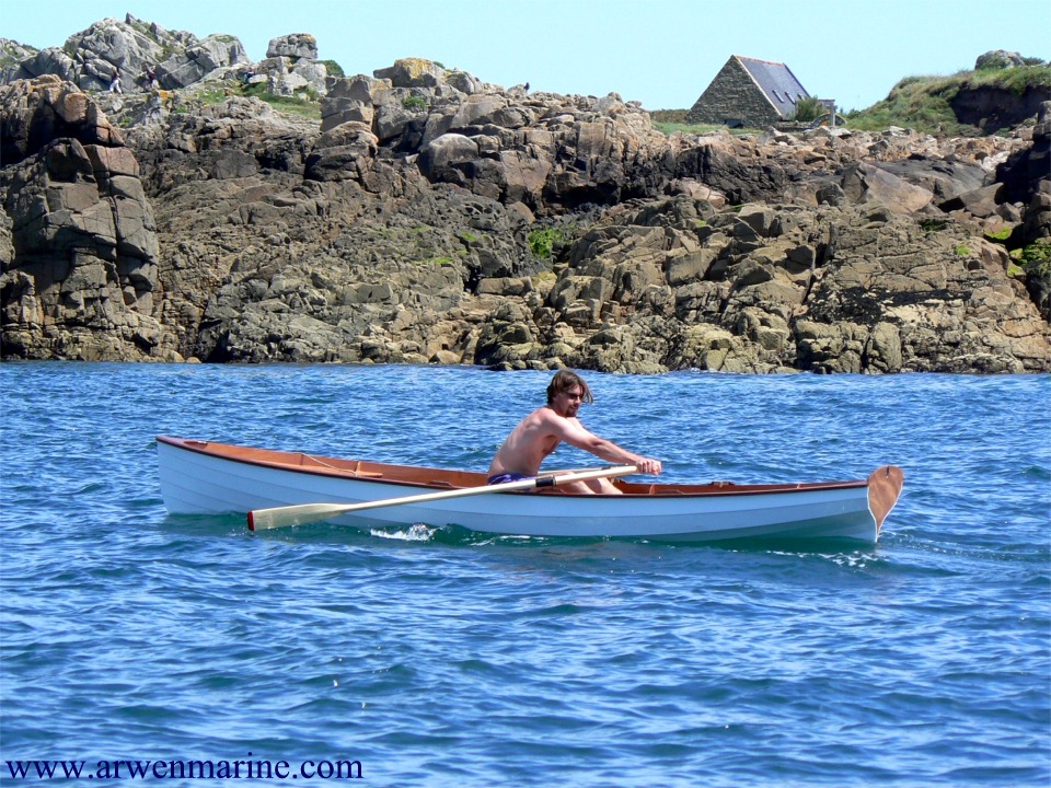 En faisant du tri dans mes photos, je suis tombé sur plein d'images des essais en mer de ma première Yole de Chester, durant l'été 2007. 