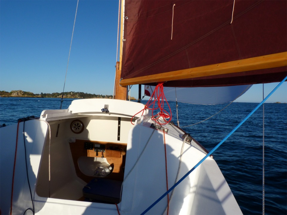 Le spi porte et c'est Bréhat que l'on aperçoit sur bâbord avant. 