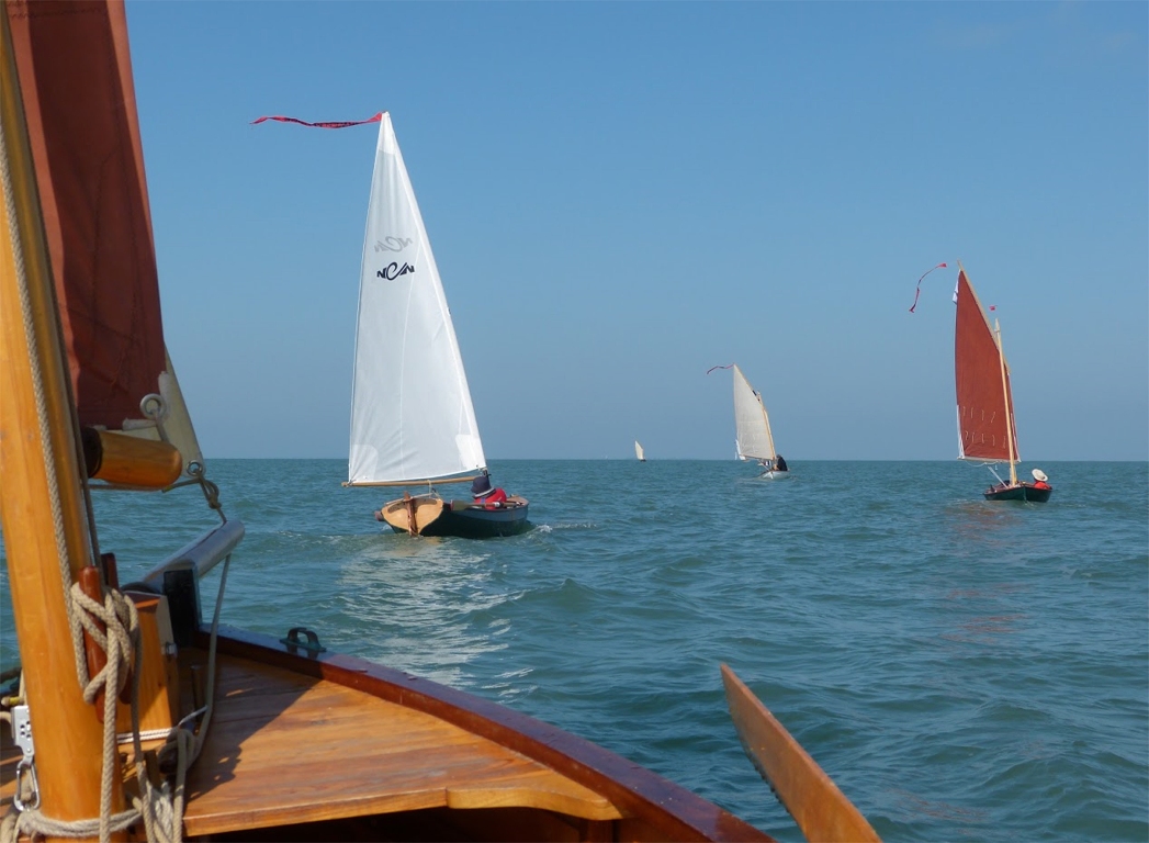 Atipik, La Marie Pupuce et le Skerry Raid vus depuis "Tournepierre". 