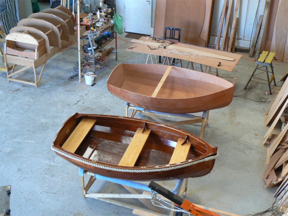 Deux générations d'Arwen côte à côte. On aperçoit le mannequin "version 1" en haut à gauche. 